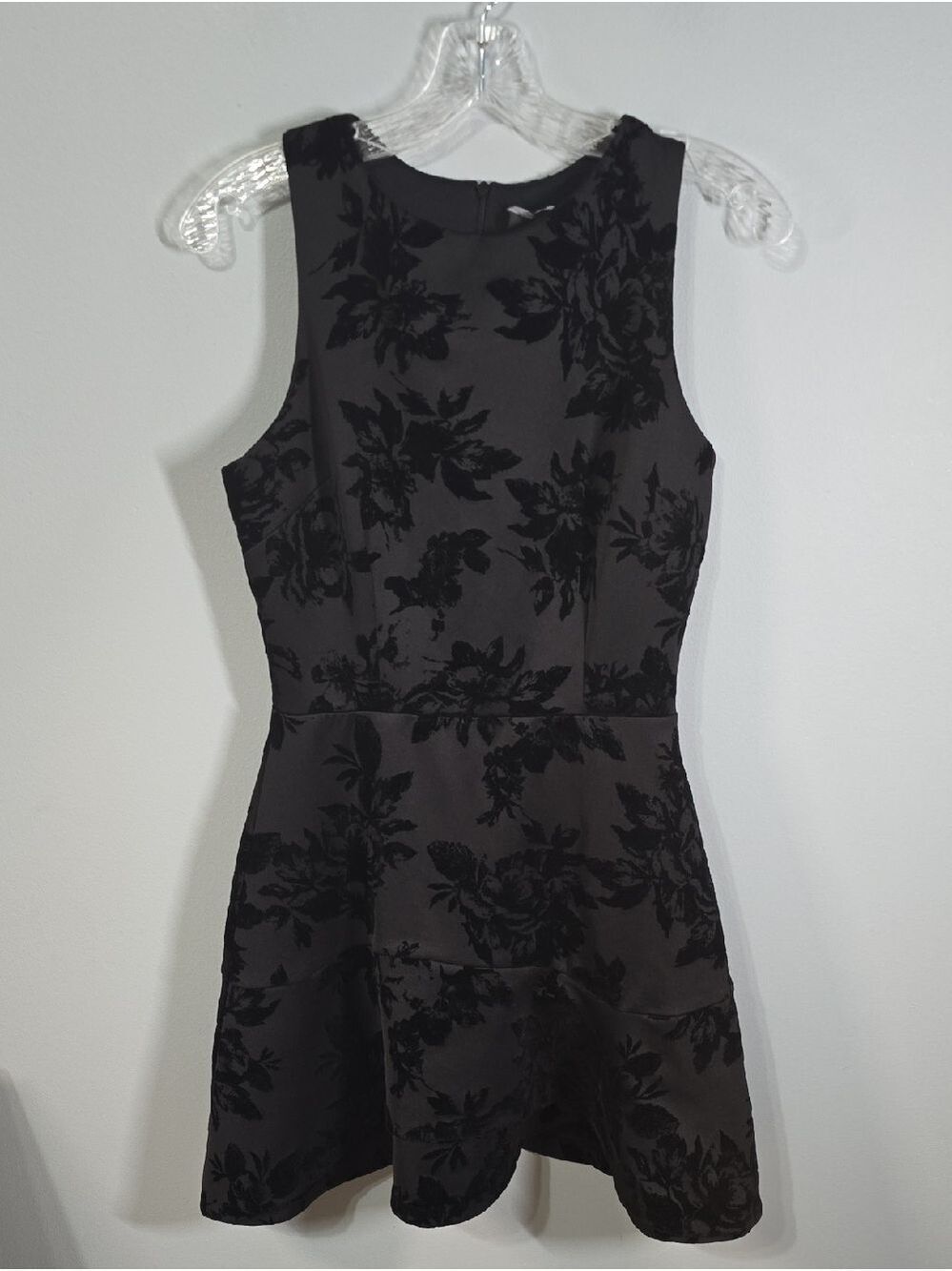 Design Lab‎ Lord & Taylor Dress Sz women's Medium Black fit-and-flare Botanical